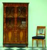 Biedermeier flig vegezett vitrin szkkel