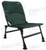 A Fox Royale Low chair pontyoz szk fix httmls fotel knyelmes lst biztost rendkvl tarts vzzal rendelkezik s kis mretre sszecsukhat A 4db teleszkposan llthat lbbal brmilyen talajv