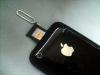 A SIM fik benne a SIM krtyval s a SIM kulccsal a foglalatban A kpen egy iPhone 3G lthat
