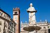 Szkkt szobor madonna piazza Erbe Verona