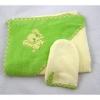 Frottr kapucnis frdleped kisbabknak ajndk mosdkesztyvel Hmzett kapucnival Anyaga 100 pamut Mret 110x105 cm