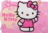 Hello Kitty dsztssel l prna a kis szkekre A Hello Kitty l prna 1 ves kortl ajnlott lnyoknak